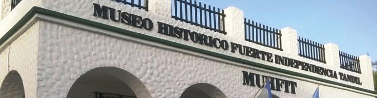 Editorial UNICEN lleva sus libros al Museo Fuerte Independencia